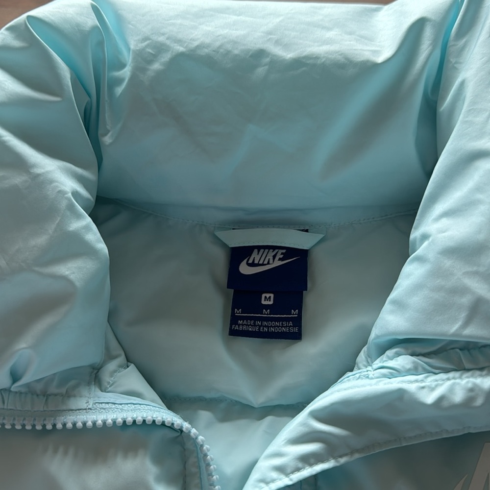 Nike Light Aqua Quilted Puffer Vest - Picture 4 of 7